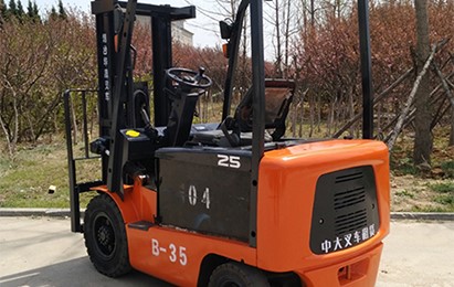 電動(dòng)叉車.jpg